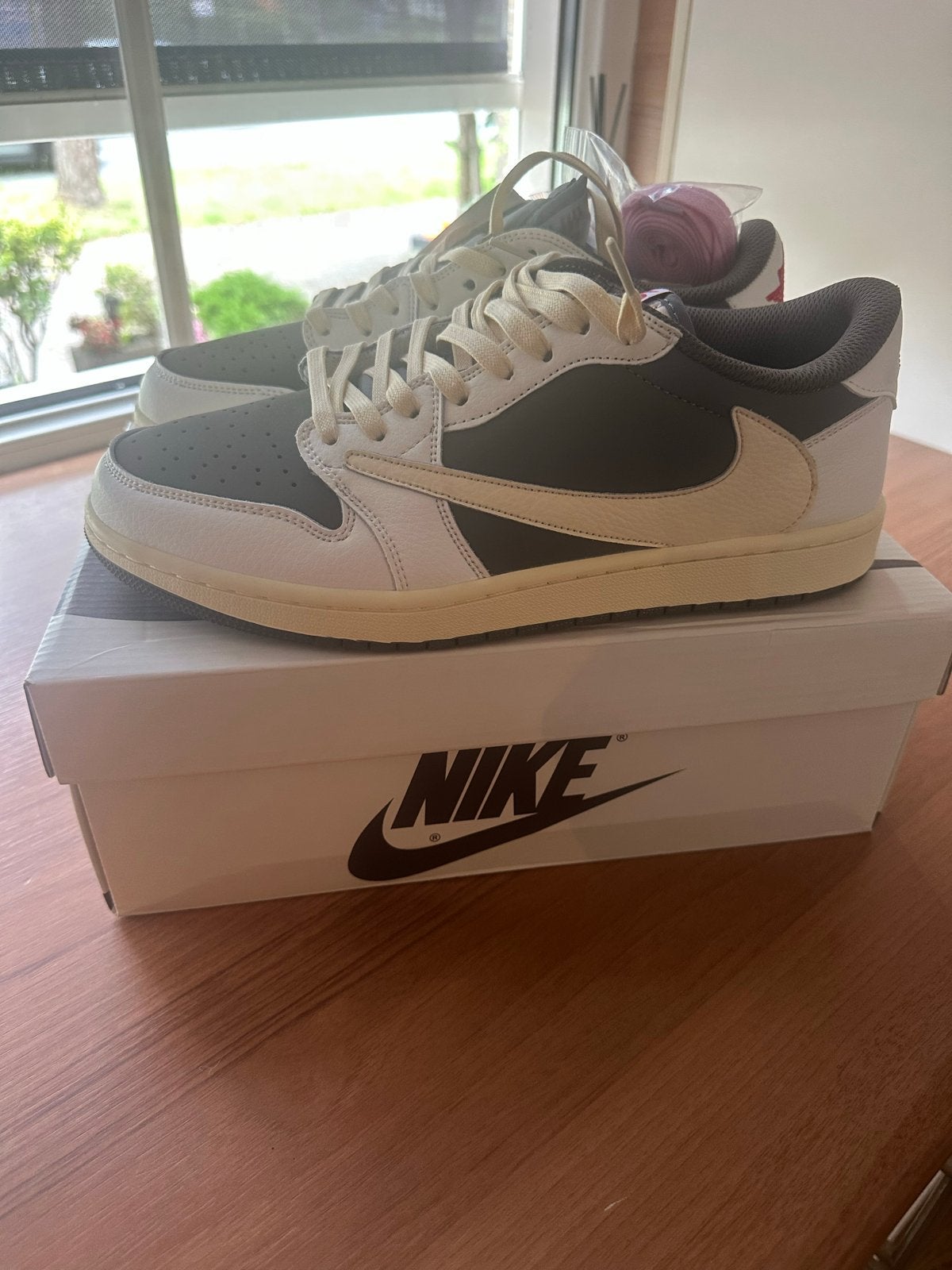 Nike Air Jordan 1 Low Travis Scott Reverse Mocha, Ophalen of Verzenden, Nieuw, Bruin, Sneakers of Gympen