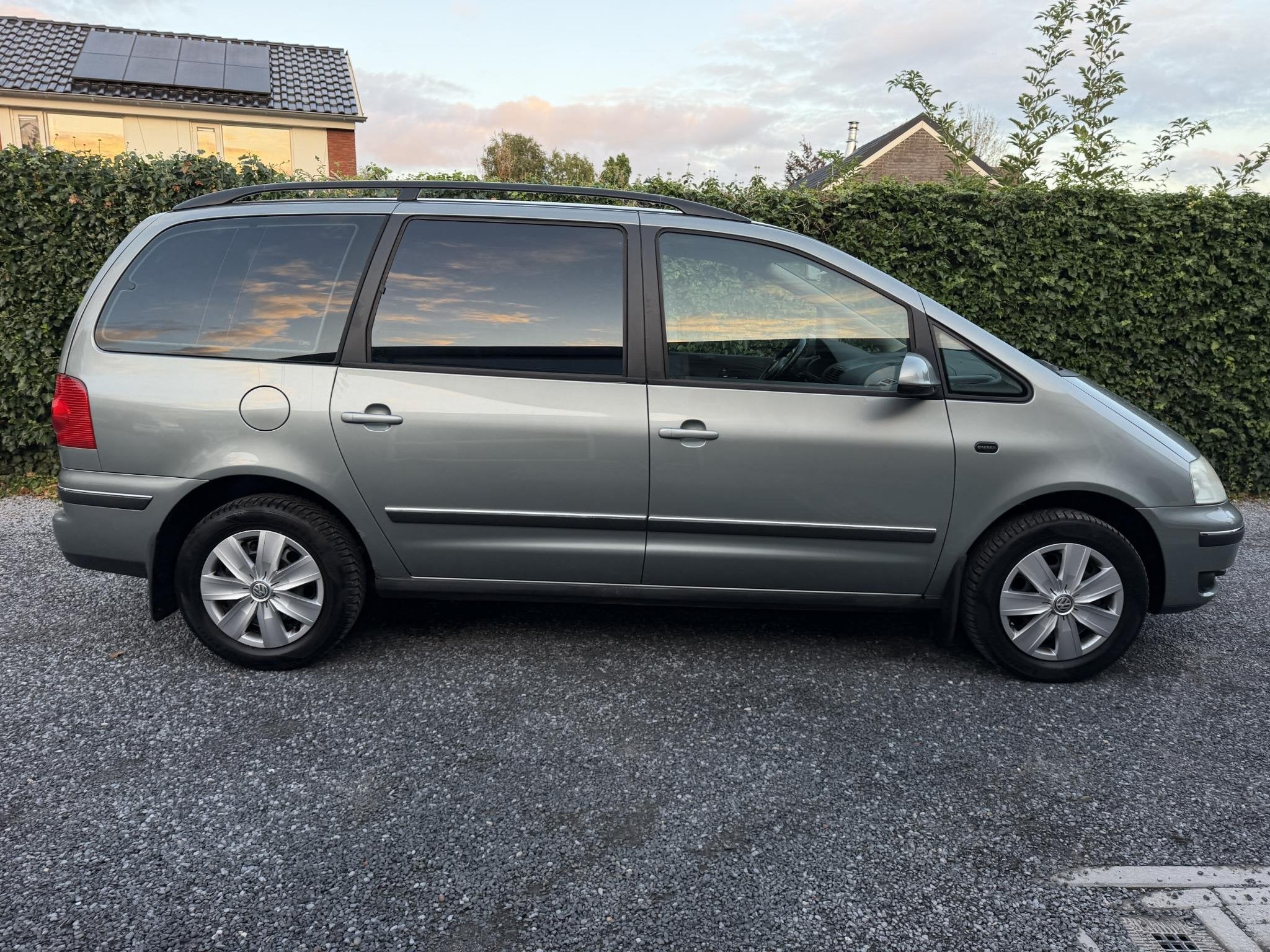 Volkswagen Sharan 1.8 Turbo Comfortline | Autom. Airco | Cru, Auto's, Voorwielaandrijving, Gebruikt, Zwart, 4 cilinders