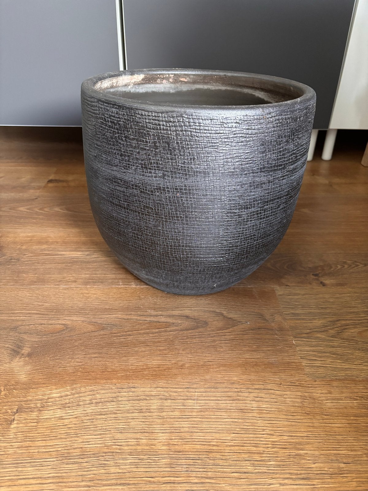 Grote antraciet bloempot met structuur voor binnen, Ophalen, Overige materialen, 40 cm of meer, Rond