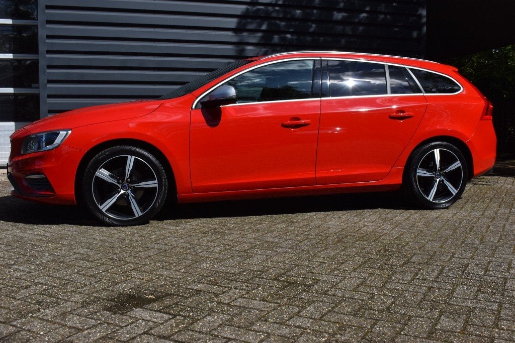 Volvo V60 2.0 D4 R-DESIGN BUS. SPORT!!!POLESTAR!!BJ 2018!!!1, Voorwielaandrijving, 4 cilinders, 25 km/l, 750 kg