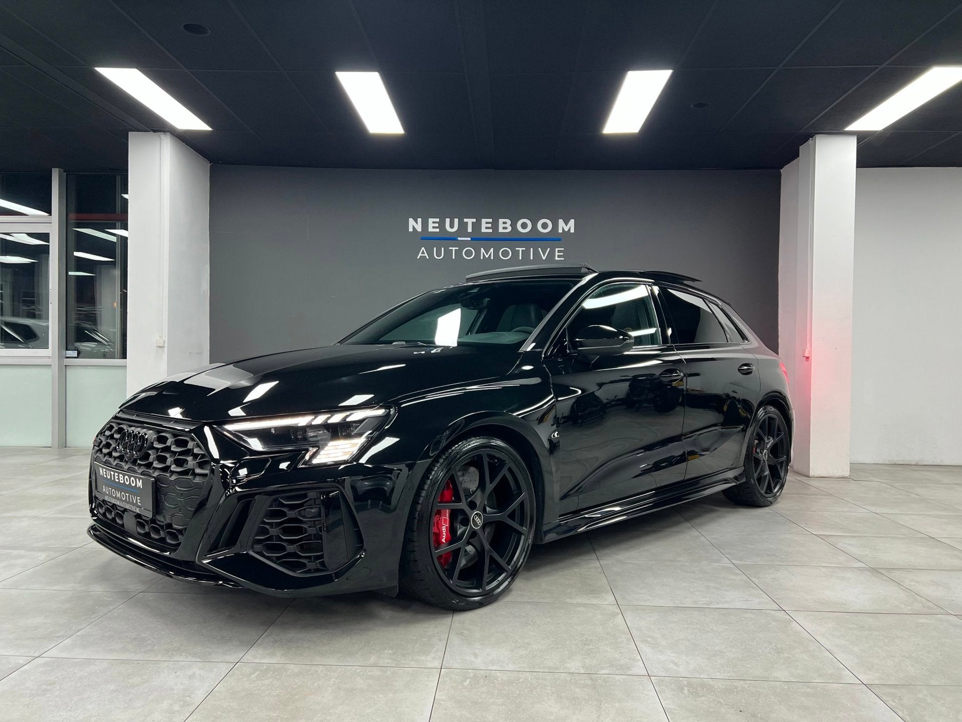 Audi A3 Sportback 2.5 RS 3 quattro | Ceramic |Head-Up| B&O, Automaat, Gebruikt, Zwart, RS3