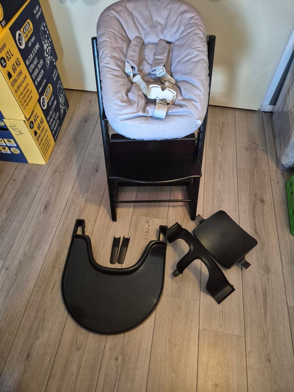Stokke Tripp Trapp met veel accessoires, Kinderen en Baby's, Kinderstoelen, Ophalen, Gebruikt, Meegroeistoel, Gordel(s)