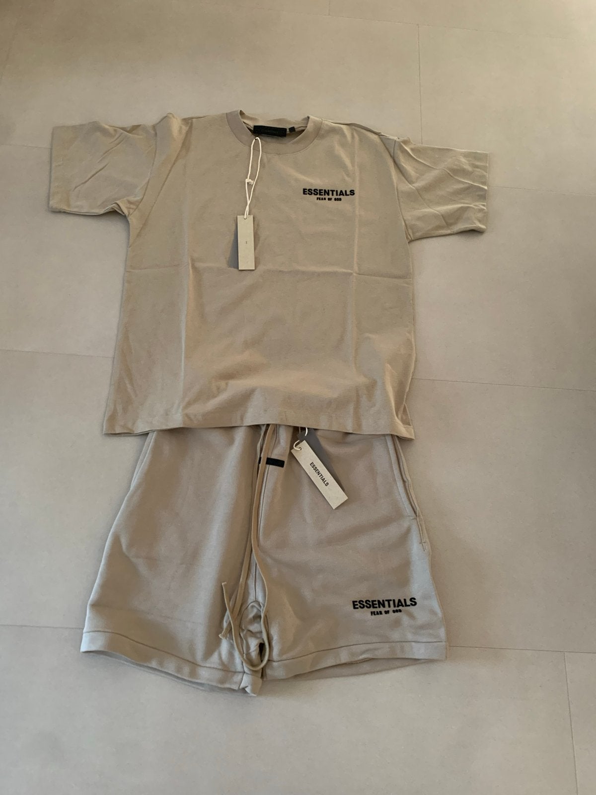 Essentials Fear of God T-shirt & Short Set, Ophalen of Verzenden, Nieuw, Maat 48/50 (M), Meerkleurig