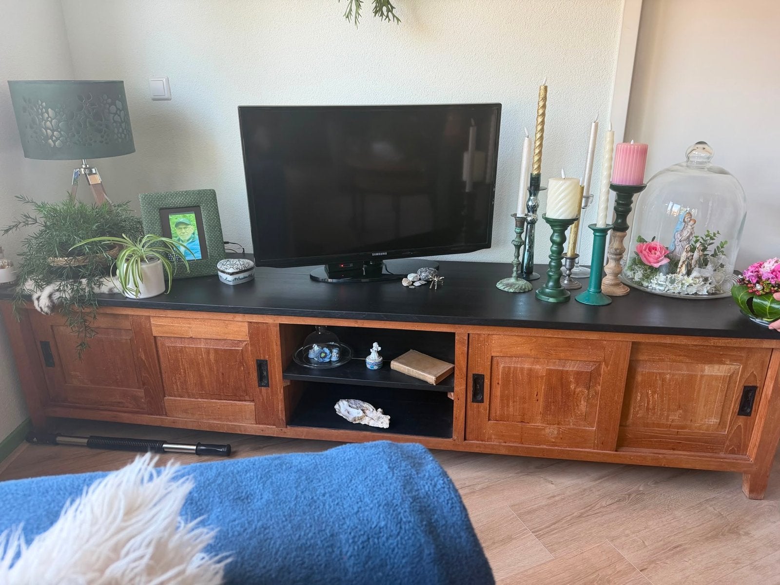 Mango houten tv meubel - 6 jaar oud, Ophalen, Zo goed als nieuw, 200 cm of meer, Minder dan 100 cm