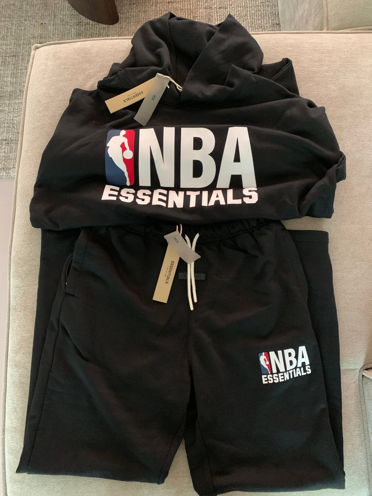 Fear of God Essentials NBA  Set - Zwart XL, Ophalen of Verzenden, Nieuw, Maat 56/58 (XL), Zwart