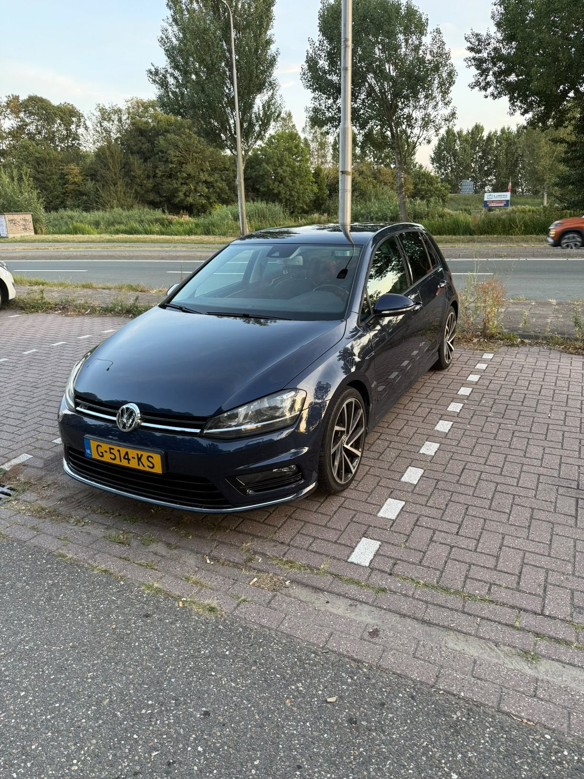 Volkswagen Golf 1.4 TSI R-Line/HighLine DSG7, 4 cilinders, Blauw, 650 kg, 149 pk