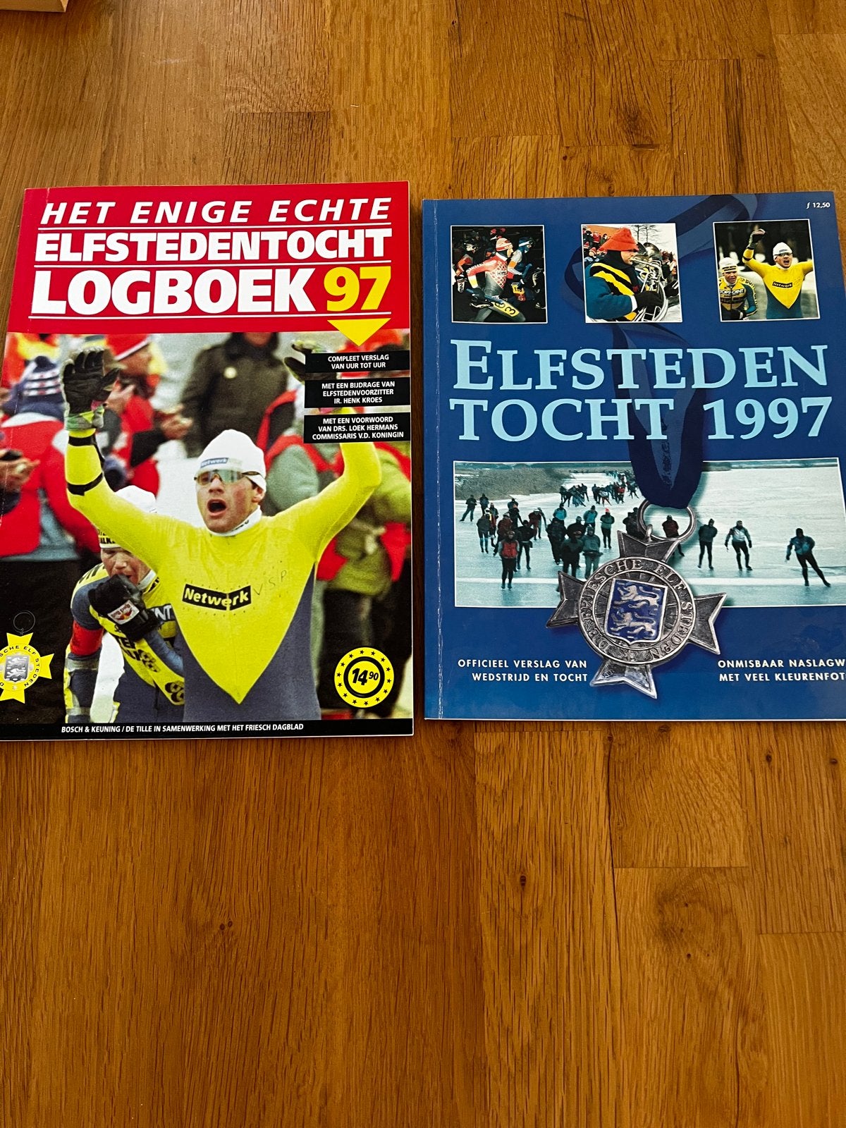 Twee boeken over de Elfstedentocht 1997, Ophalen of Verzenden, Gelezen, Wintersport