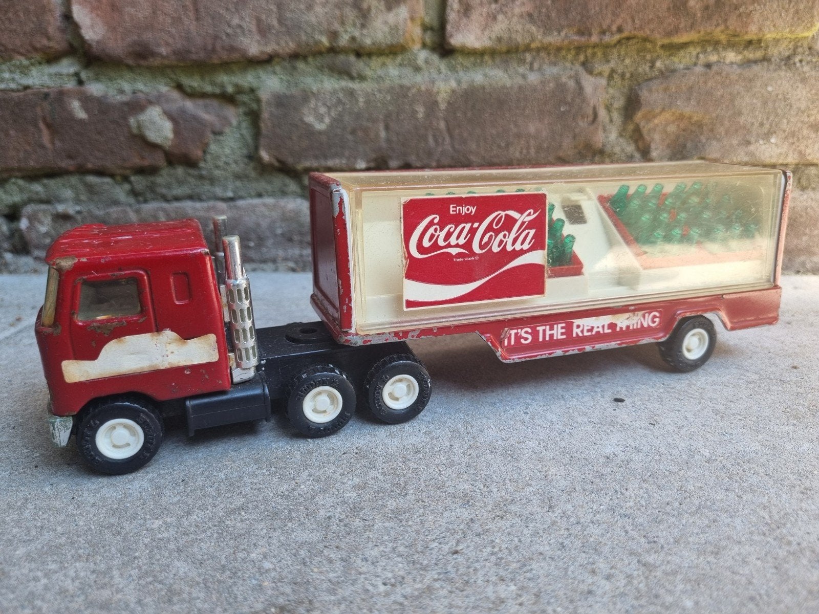 Vintage Coca-Cola Mack Truck met Flessen, Verzamelen, Retro, Ophalen of Verzenden, Huis en Inrichting