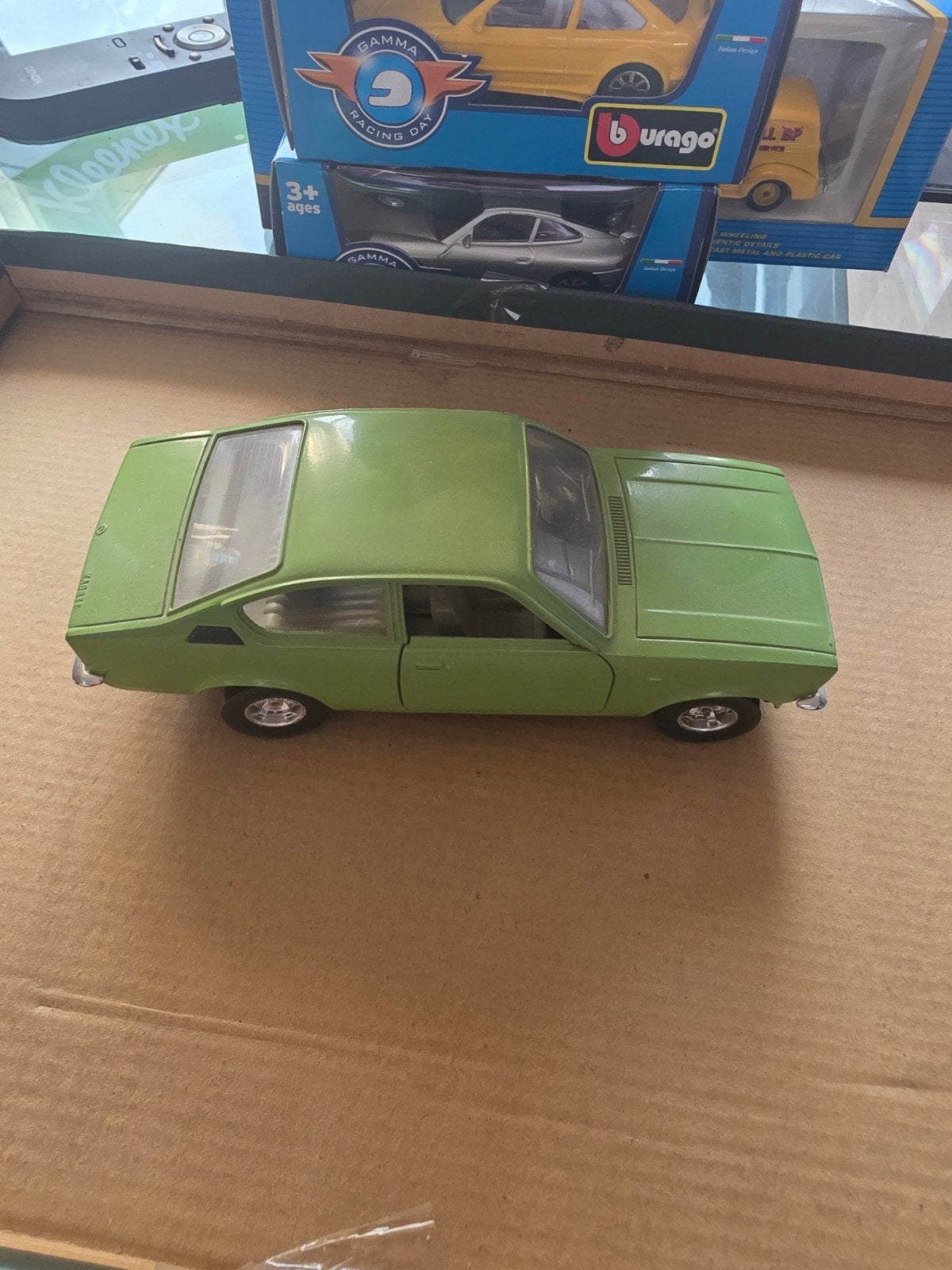 Burago Opel Kadett Coupe - Groen Die-Cast Modelauto, Ophalen of Verzenden