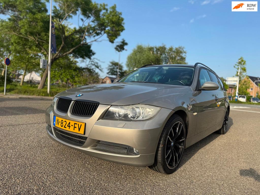 BMW 3-serie Touring 320i / automaat / airco / cruise.control, Auto's, Automaat, 4 cilinders, Bruin, 1435 kg