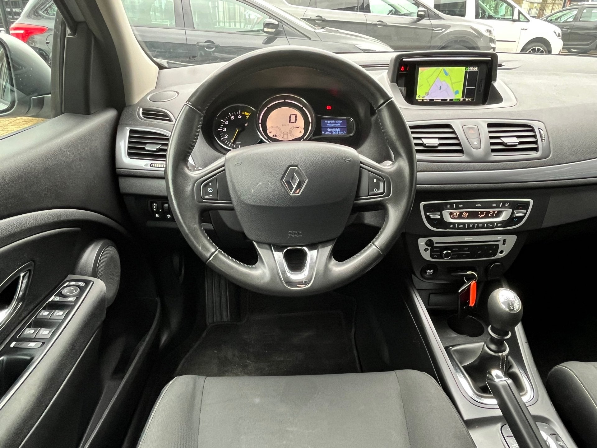 Renault Mégane 1.2 TCe Limited 116PK Trekhaak,Navi,Clima,Cr, Auto's, Voorwielaandrijving, Stof, Gebruikt, Euro 6