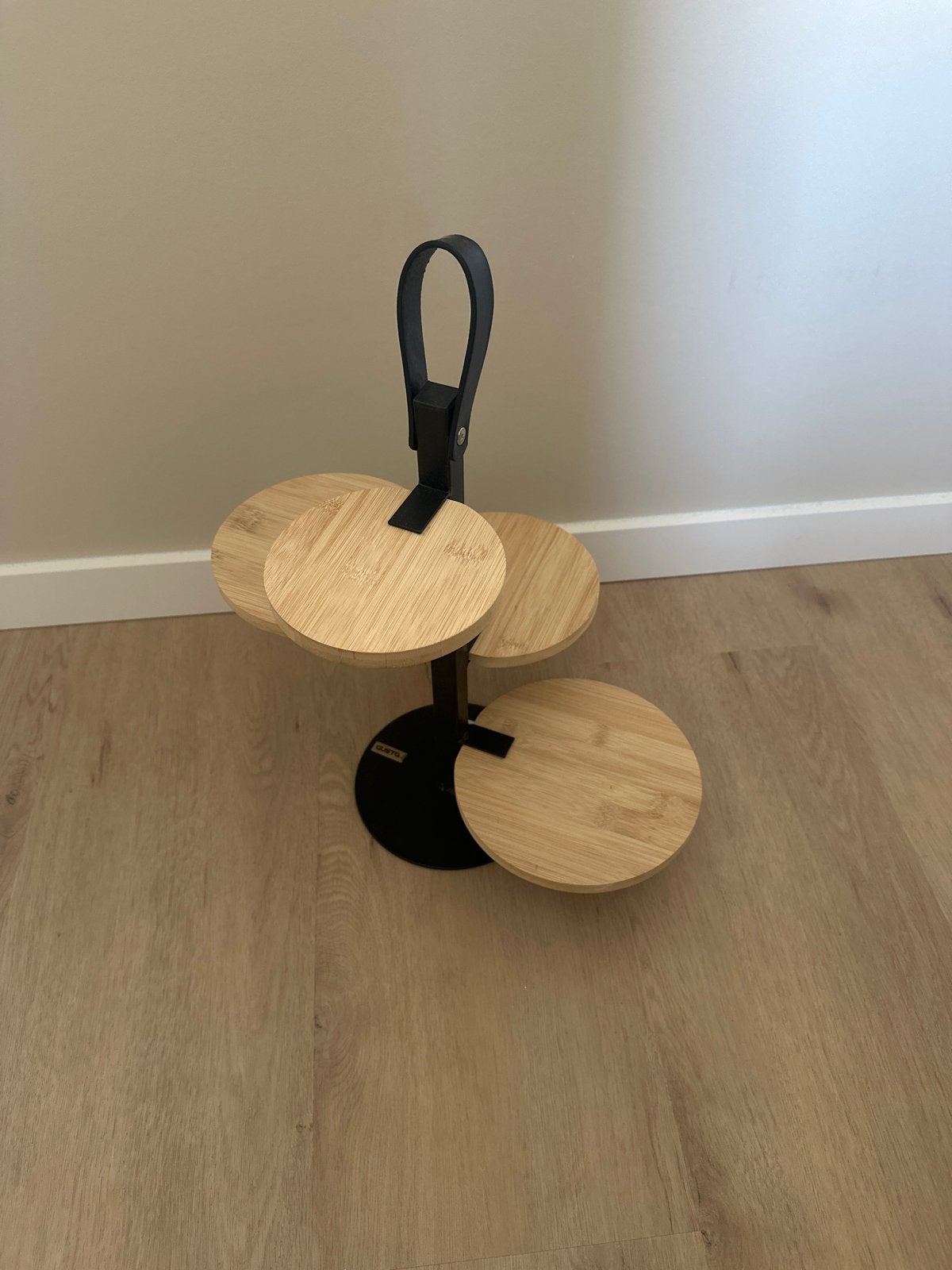 Gusta serveertoren etagère, 4-laags (36 cm hoog), Ophalen, Nieuw, Etagère, Hout