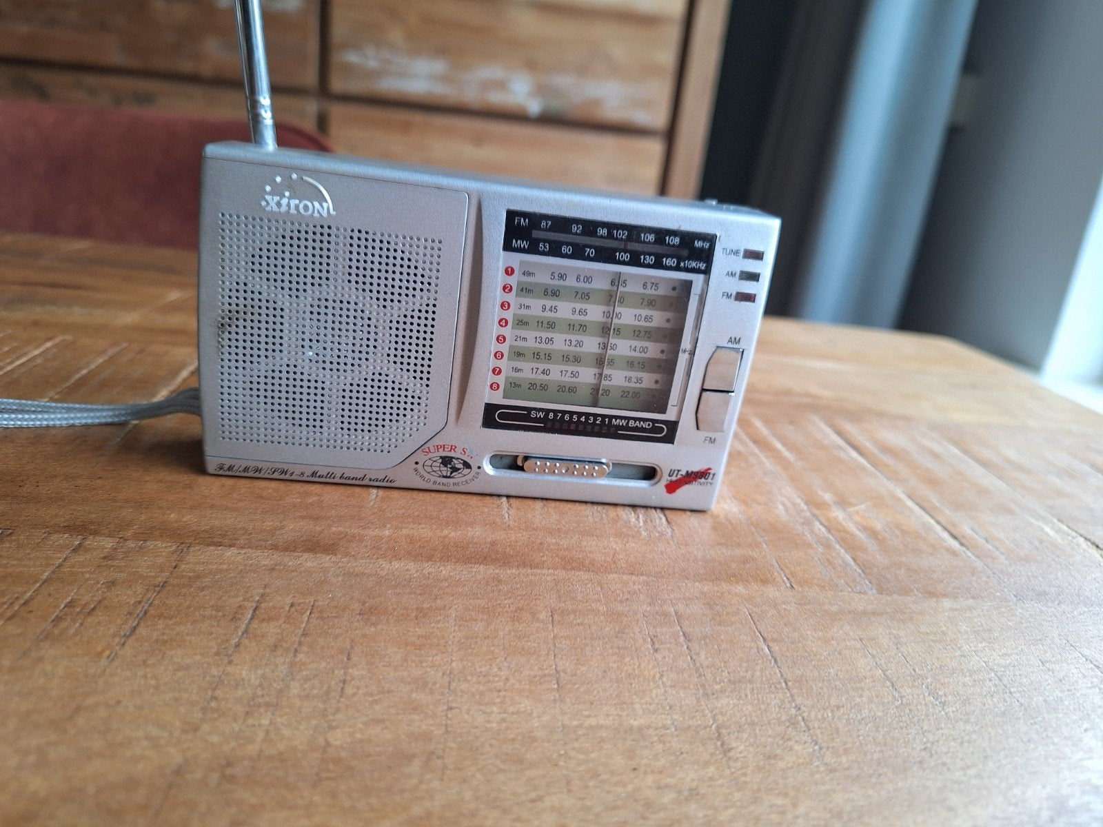 Xitron UT-M9901 Wereldontvanger FM/MW/SW1-8 Radio, Ophalen of Verzenden, Zo goed als nieuw, Wereldontvanger