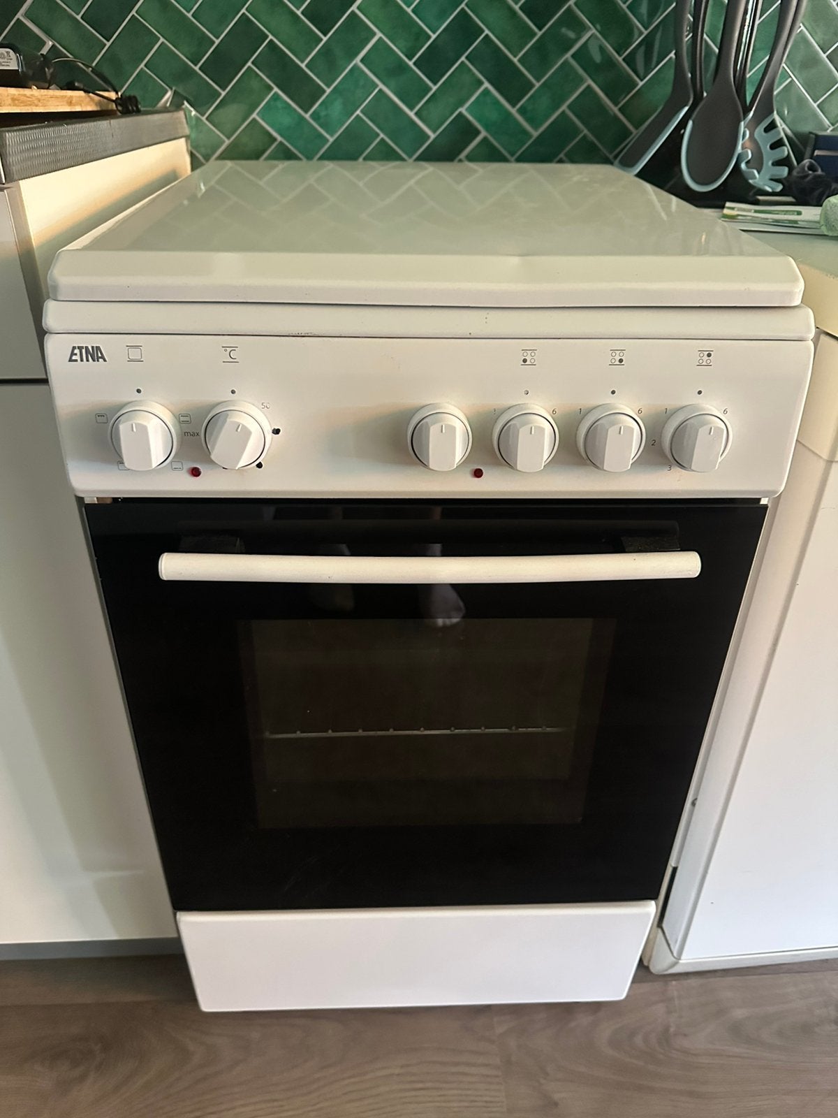 Elektrische fornuis met oven, Witgoed en Apparatuur, Fornuizen, Ophalen, Refurbished, 4 kookzones, 85 tot 90 cm