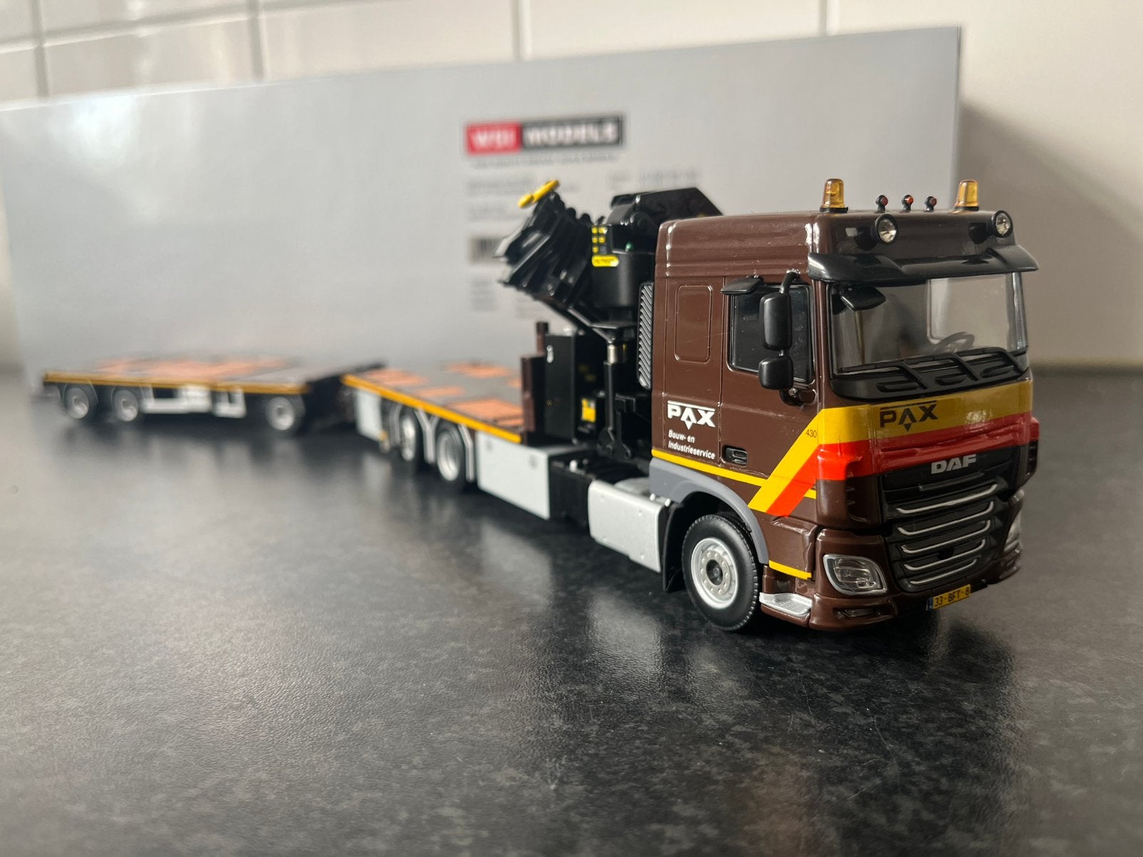 Wsi daf 106 pax groep, Hobby en Vrije tijd, Modelauto's | 1:50, Ophalen of Verzenden, Zo goed als nieuw, Bus of Vrachtwagen, Wsi