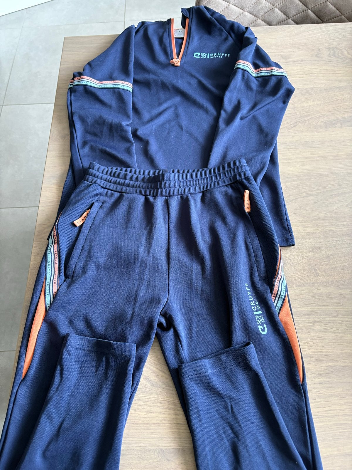 Cruyff trainingspak maat 152 -, Kinderen en Baby's, Kinderkleding | Maat 152, Ophalen of Verzenden, Gebruikt, Jongen, Sport- of Zwemkleding