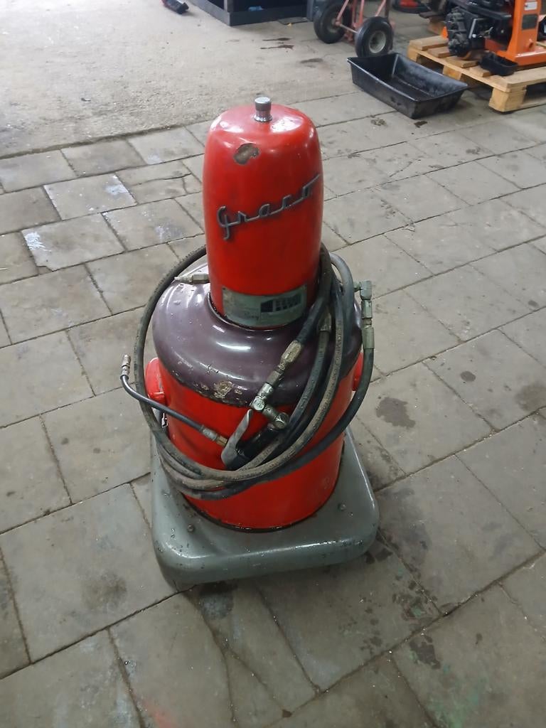 Pneumatische vetspuit smeersysteem, Ophalen