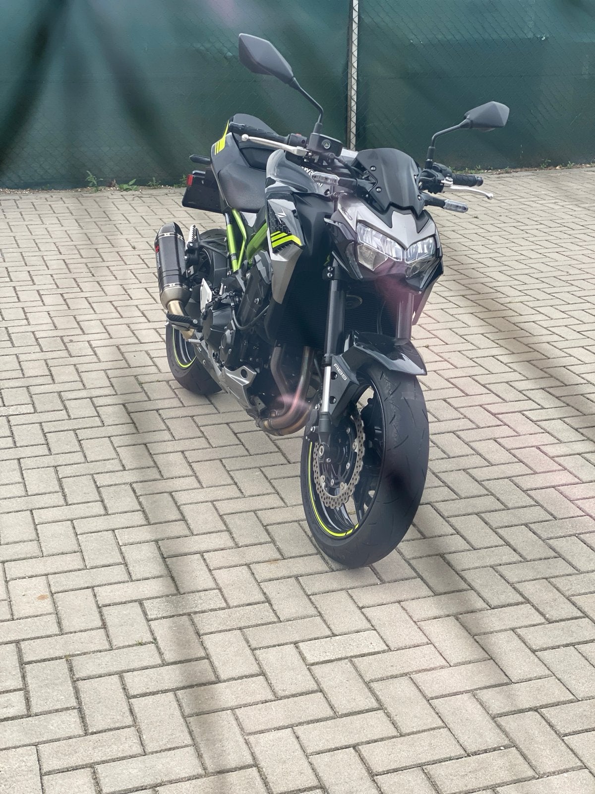 Kawasaki Z900 -Sportieve Naked Bike met Akrapovic Uitlaat, Motoren, Motoren | Kawasaki, Particulier, Naked bike, meer dan 35 kW