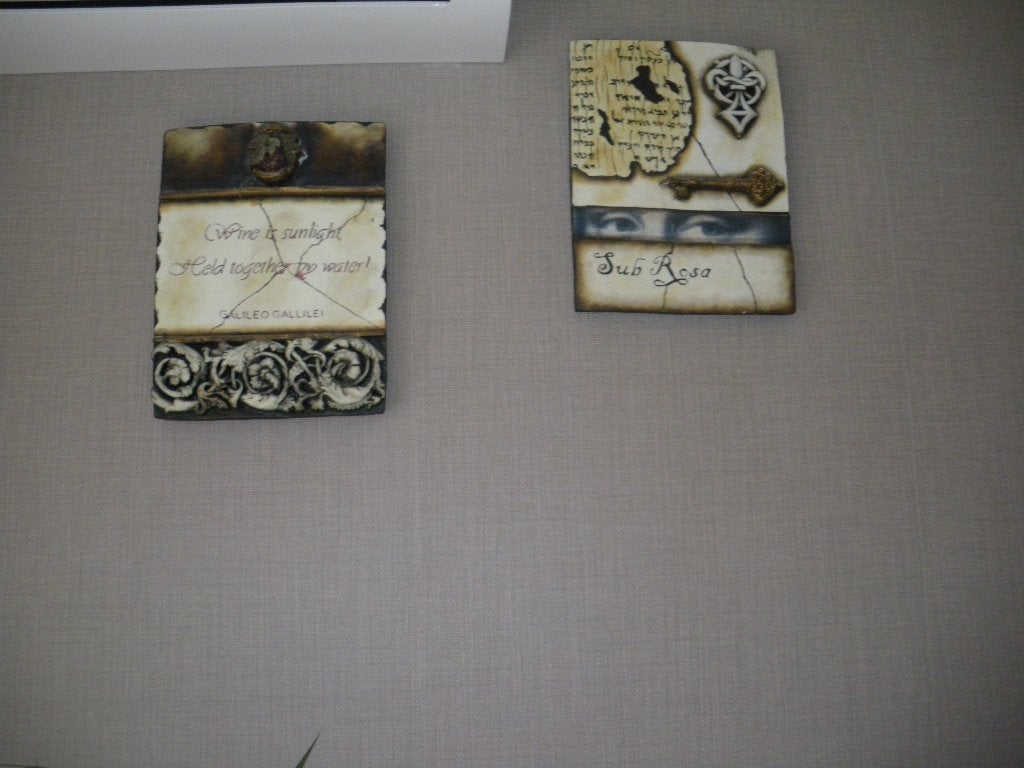 2 hele leuke wand tegels met mooie wijn spreuk zgan, Ophalen of Verzenden, Zo goed als nieuw