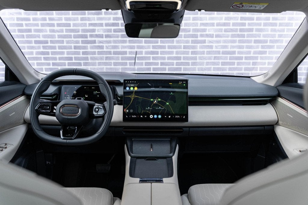 Lynk & Co 08 1.5 More PHEV | Adaptive Cruise Control | Stoel, 12 maanden, Euro 6, Zwart, Plug-in hybride