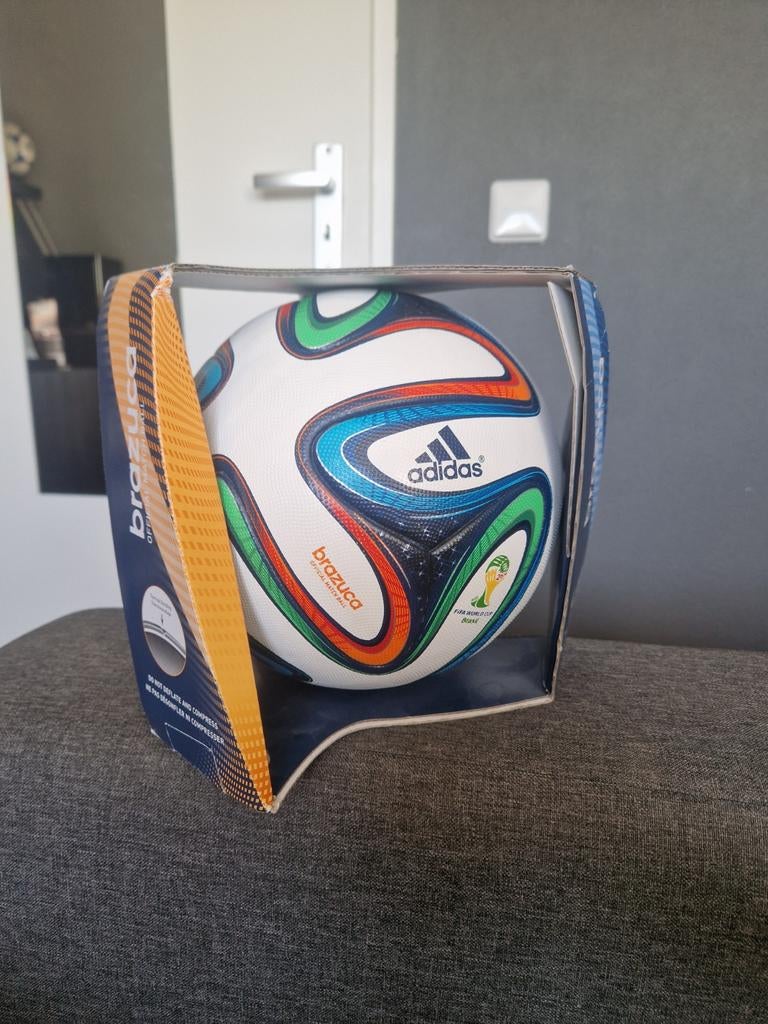 Adidas Brazuca OFFICIAL MATCHBALL (WK 2014), Verzamelen, Sportartikelen en Voetbal, Ophalen of Verzenden, Nieuw, Buitenlandse clubs