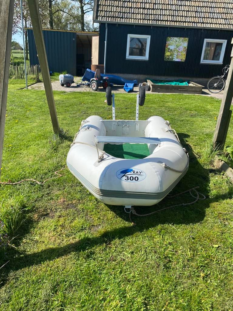 Rubberboot met 5pk Mariner buitenboordmotor vanaf 600 bieden, Watersport en Boten, Ophalen of Verzenden, Zo goed als nieuw