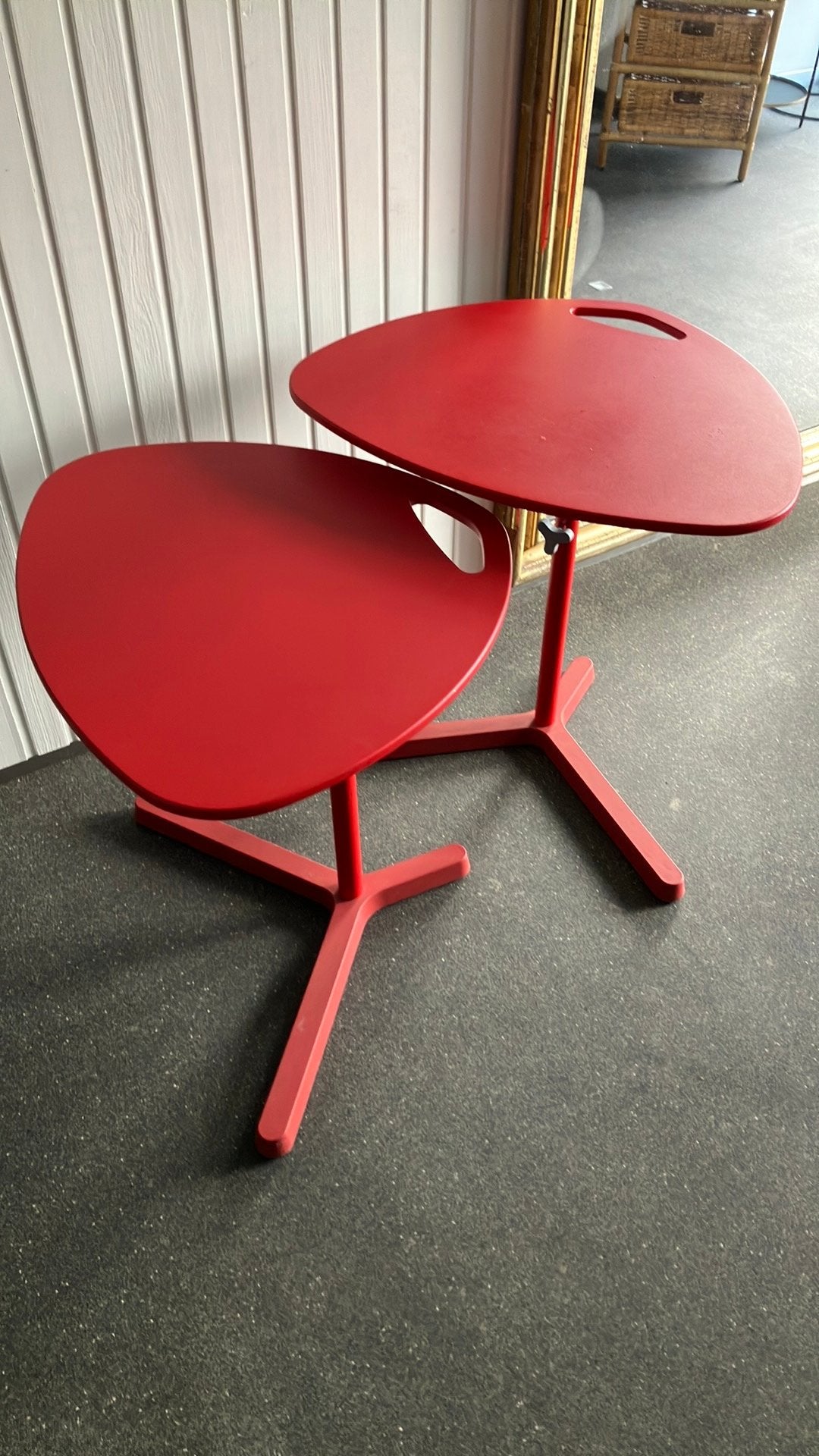 Ikea Dave rode laptop/ bijzet tafeltjes, Ophalen, Zo goed als nieuw