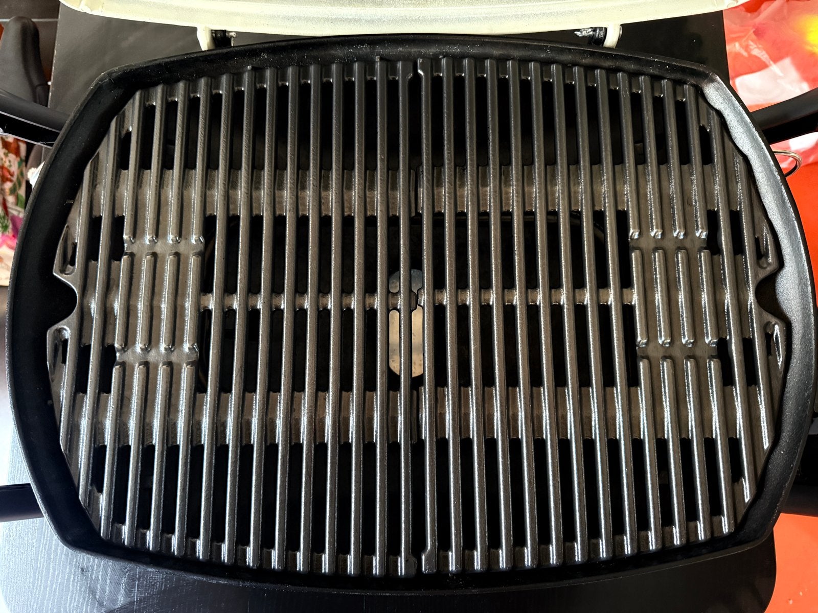 Weber Q2000 gasbarbecue met hoes - Zo goed als nieuw!, Ophalen, Zo goed als nieuw