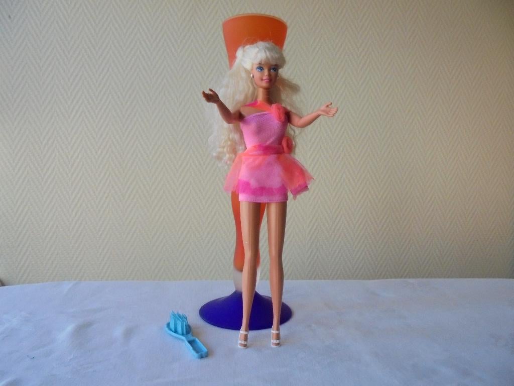 2 barby`s van mattel Malaysia, Ophalen of Verzenden, Gebruikt, Pop