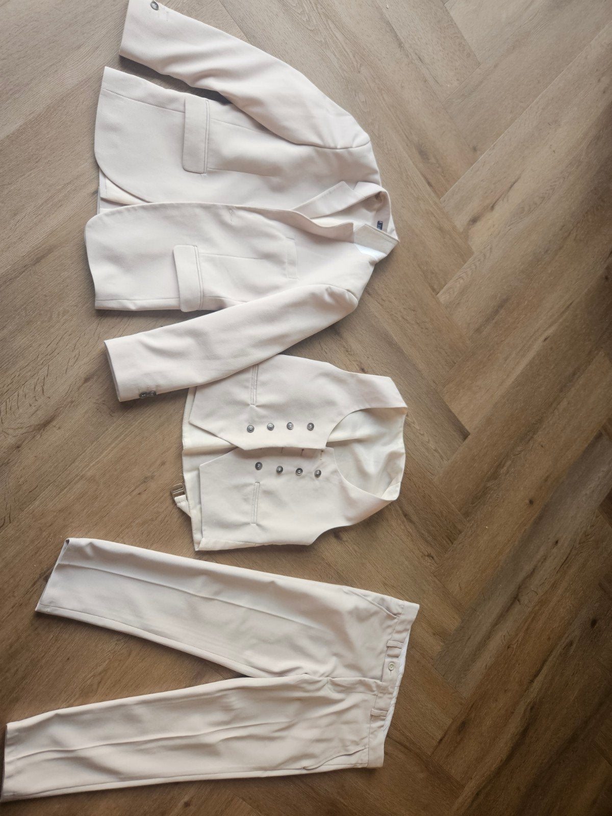 3-delig beige pak maat 140/146 - Zo goed als nieuw, Ophalen of Verzenden, Zo goed als nieuw, Jongen, Setje