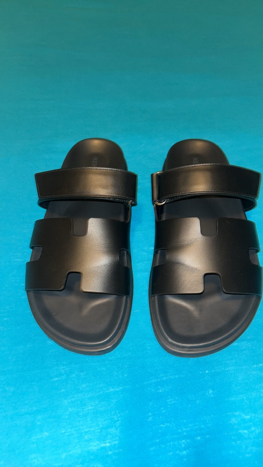Hermes heren sandalen maat 43 - Zo goed als nieuw, Kleding | Heren, Schoenen, Ophalen of Verzenden, Zo goed als nieuw, Zwart, Sandalen