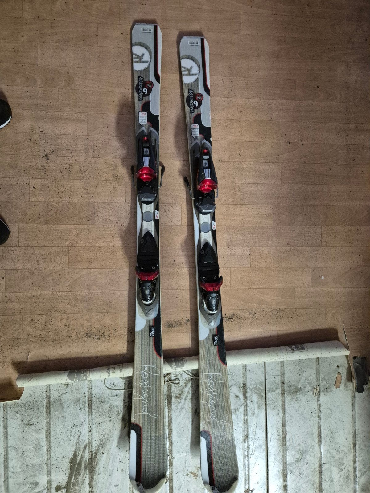 Rossignol Attraxion 6 Echo Dames Ski's – Lengte 146 cm (incl, Ophalen, 140 tot 160 cm, Gebruikt, Rossignol
