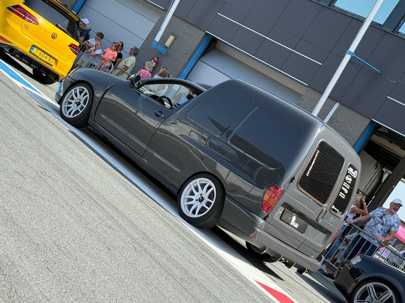 Unieke Volkswagen Caddy 1.9 TDI - 175pk / 408nm, Voorwielaandrijving, Stof, Zwart, 4 cilinders