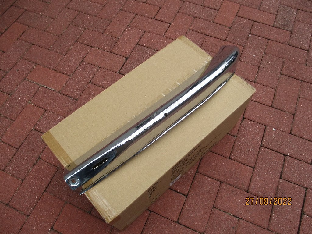 Saab -- Bumperdeel  Chroom Links  ( nieuw ) -- SALE !!, Ophalen, Oldtimer onderdelen, Bumper, Nieuw