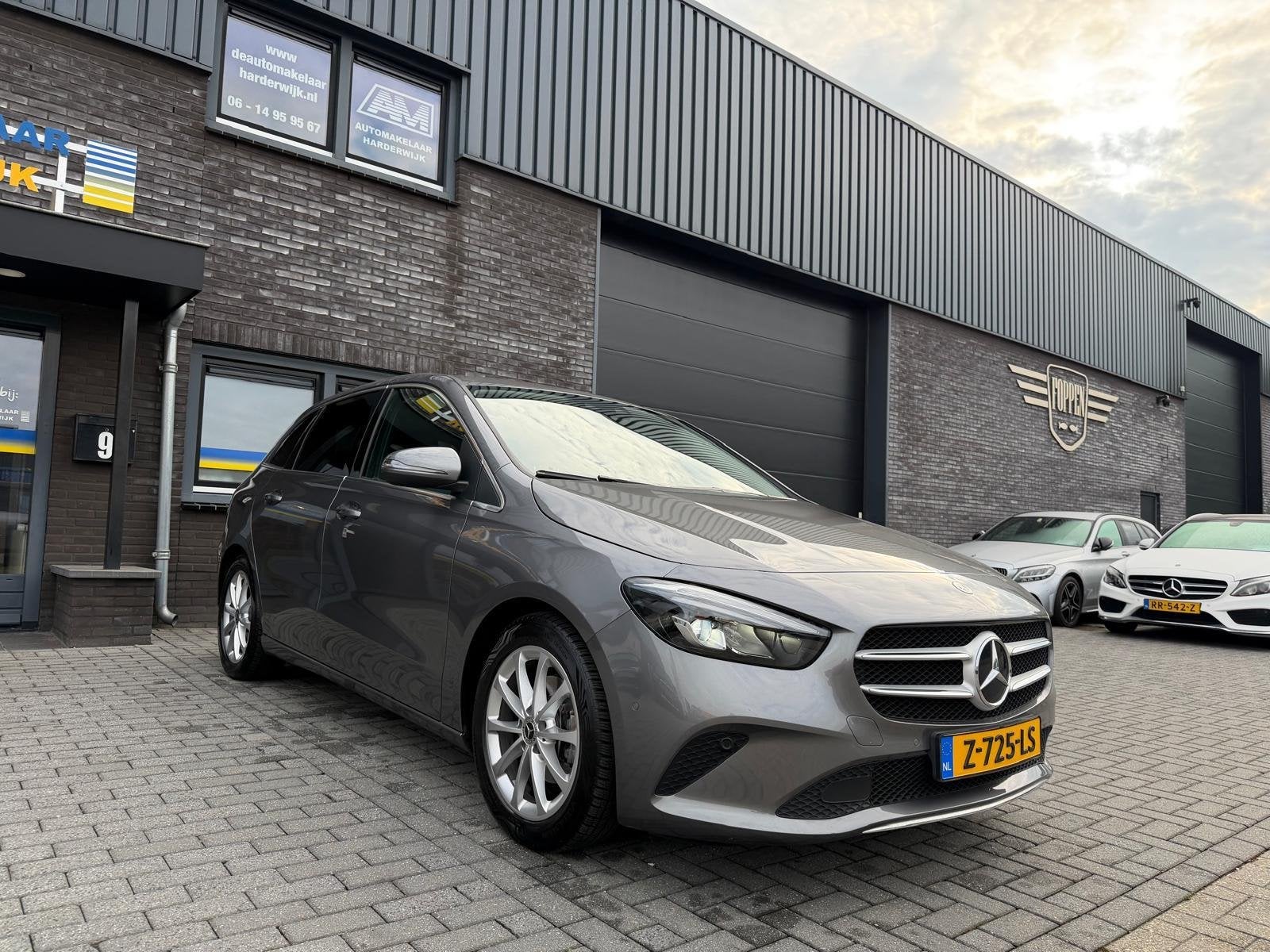 Mercedes-Benz B-klasse 180 Business Solution AMG | 1E EIGENA, Auto's, 136 pk, Gebruikt, 4 cilinders, 700 kg