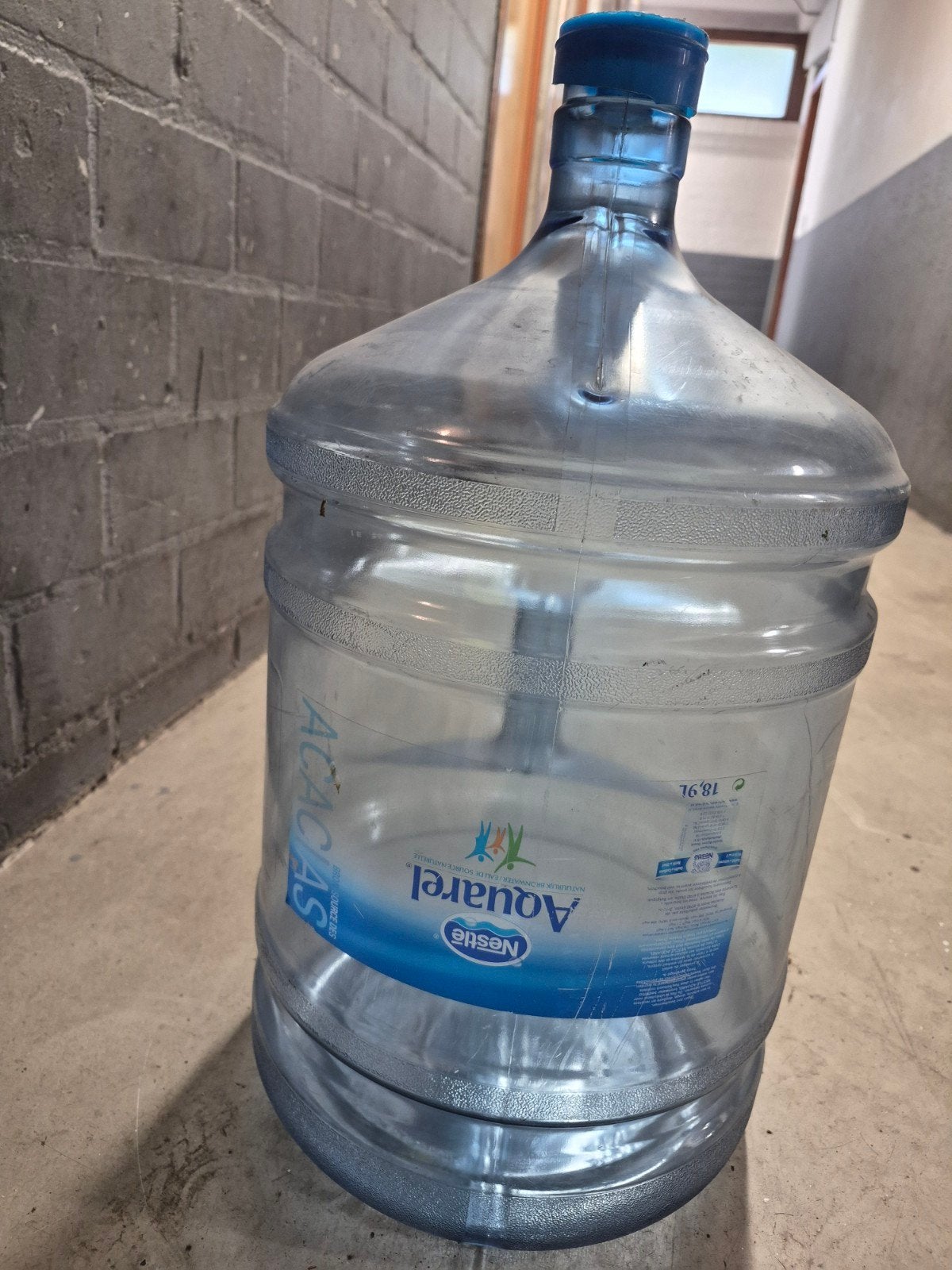 Grote waterfles/waterkoelerfles - 18,9L, Kunststof, Ophalen of Verzenden, Overige merken, Overige typen