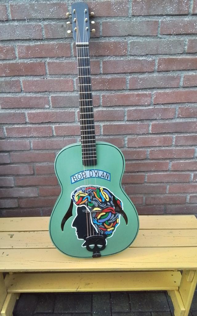 💐GITAAR MET AFBEELDING VAN BOB DYLAN VOOR DECORATIE, Ophalen, Klassieke of Spaanse gitaar