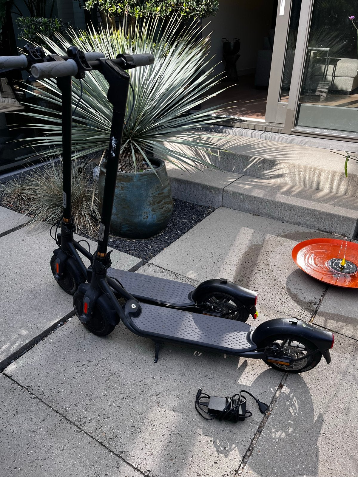 2x Segway Ninebot F25E, beiden defect, Ophalen