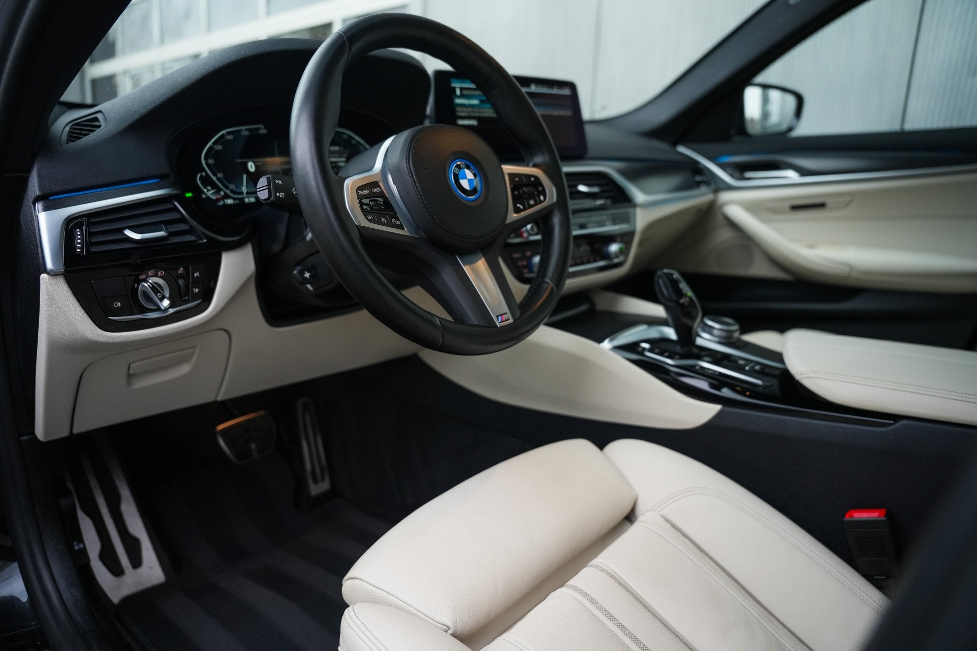 BMW 5 Serie Touring 530e 293 pk Business Edition Plus M-Spor, 1998 cc, Achterwielaandrijving, Gebruikt, Euro 6