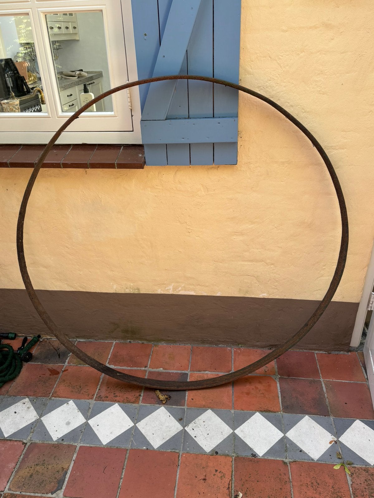 Grote metalen hoepel / ring, Ophalen
