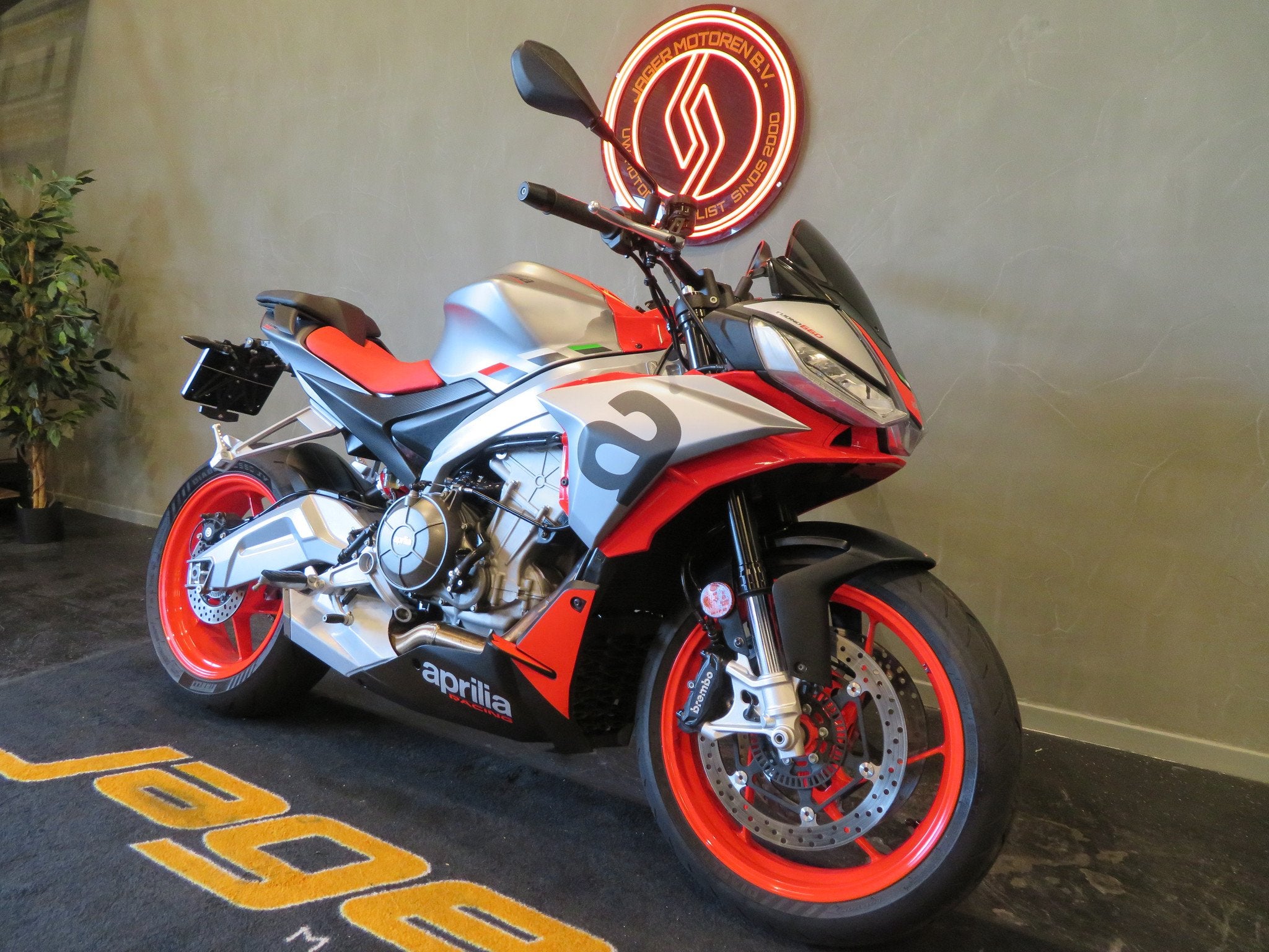 Aprilia Tuono 660 RACING HISTORIE TOP!, Naked bike, 660 cc, Bedrijf