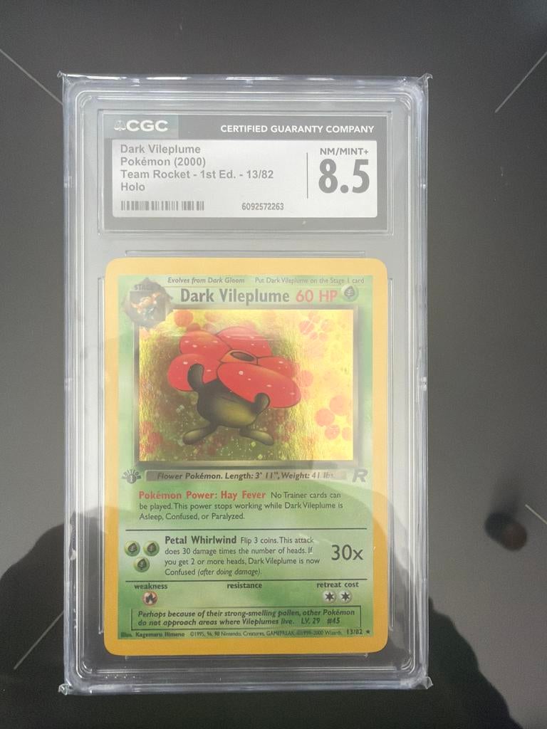Dark Vileplume Pokémon kaart CGC 8.5, Ophalen of Verzenden, Zo goed als nieuw, Losse kaart, Foil