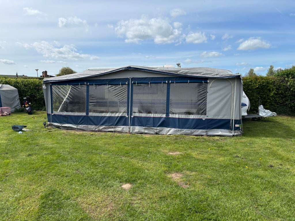 Hobby caravan 700 met leren bekleding en tent, Caravans en Kamperen, Hobby, 7 tot 8 meter, Particulier, Schokbreker