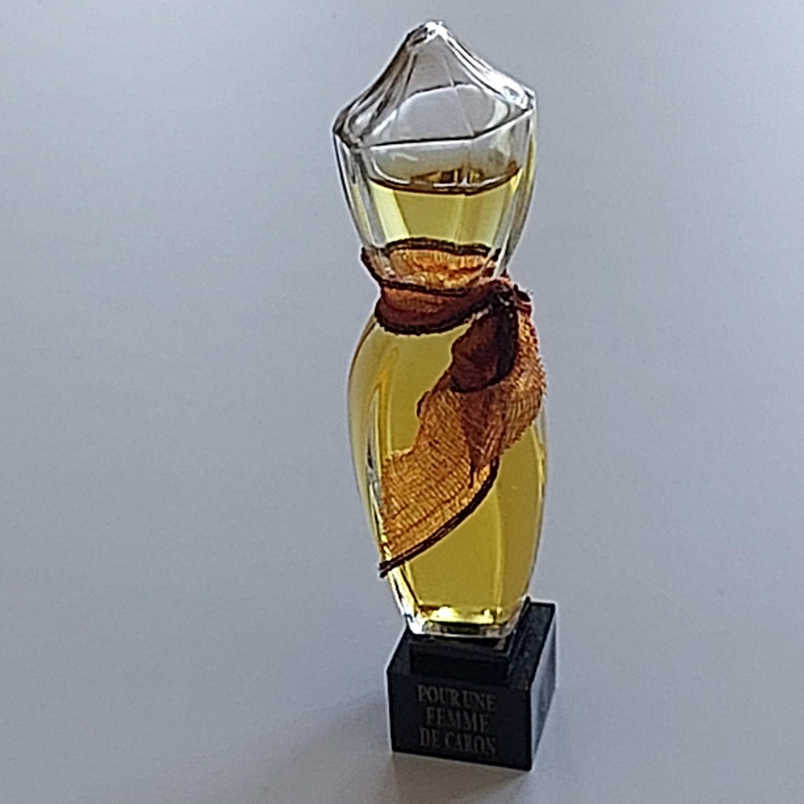 Pour une Femme de Caron, Verzamelen, Parfumverzamelingen, Verzenden, Zo goed als nieuw, Miniatuur, Gevuld