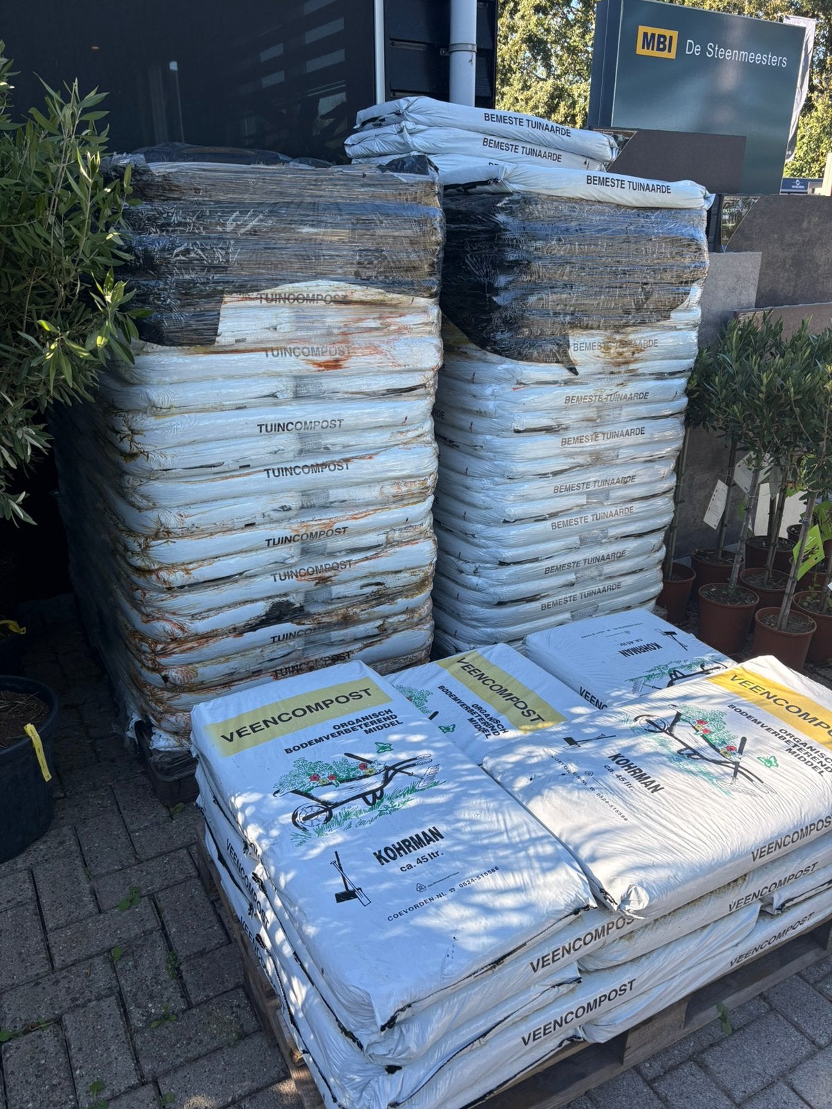Diverse soorten grond 45L zakken, Ophalen, Tuinaarde