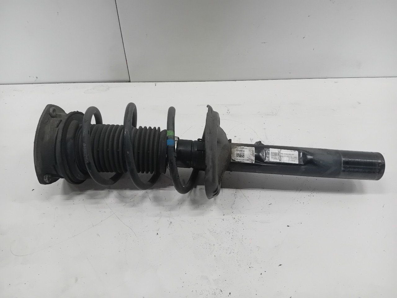 Veerpoot links voor Skoda Octavia, Onderdelen@venauto.nl, Van der Ven Autorecycling B.V., Gebruikt, Ettenseweg 76, 4706 PB Roosendaal, The Netherlands