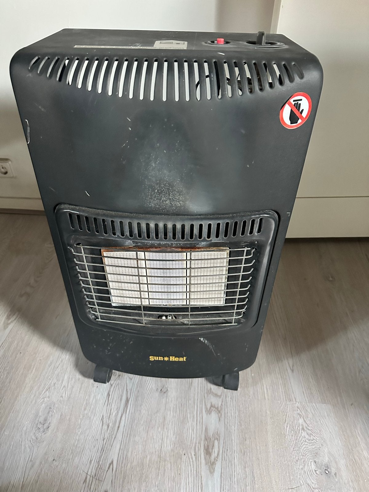 Gratis Sun Heat Gaskachel - Zwart, Mobiel en Efficiënt, Huis en Inrichting, Kachels, Gebruikt, Vrijstaand, Gaskachel, Gas, Ophalen