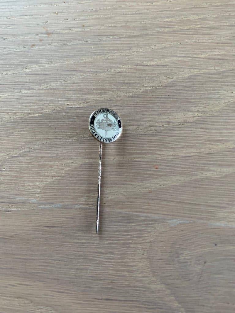 Kwf speldje, Verzamelen, Ophalen of Verzenden, Zo goed als nieuw, Overige onderwerpen, Speldje of Pin
