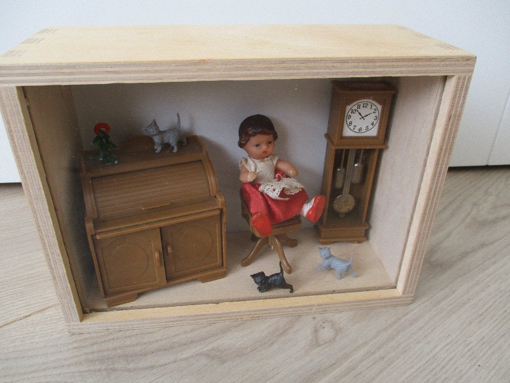 poppenhuisje of kijkkastje, Ophalen of Verzenden, Gebruikt, Poppenhuis