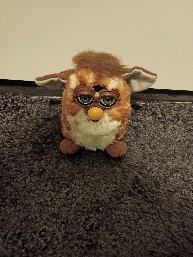 Furby Gold Stripes Engels werkend, Verzenden, Zo goed als nieuw
